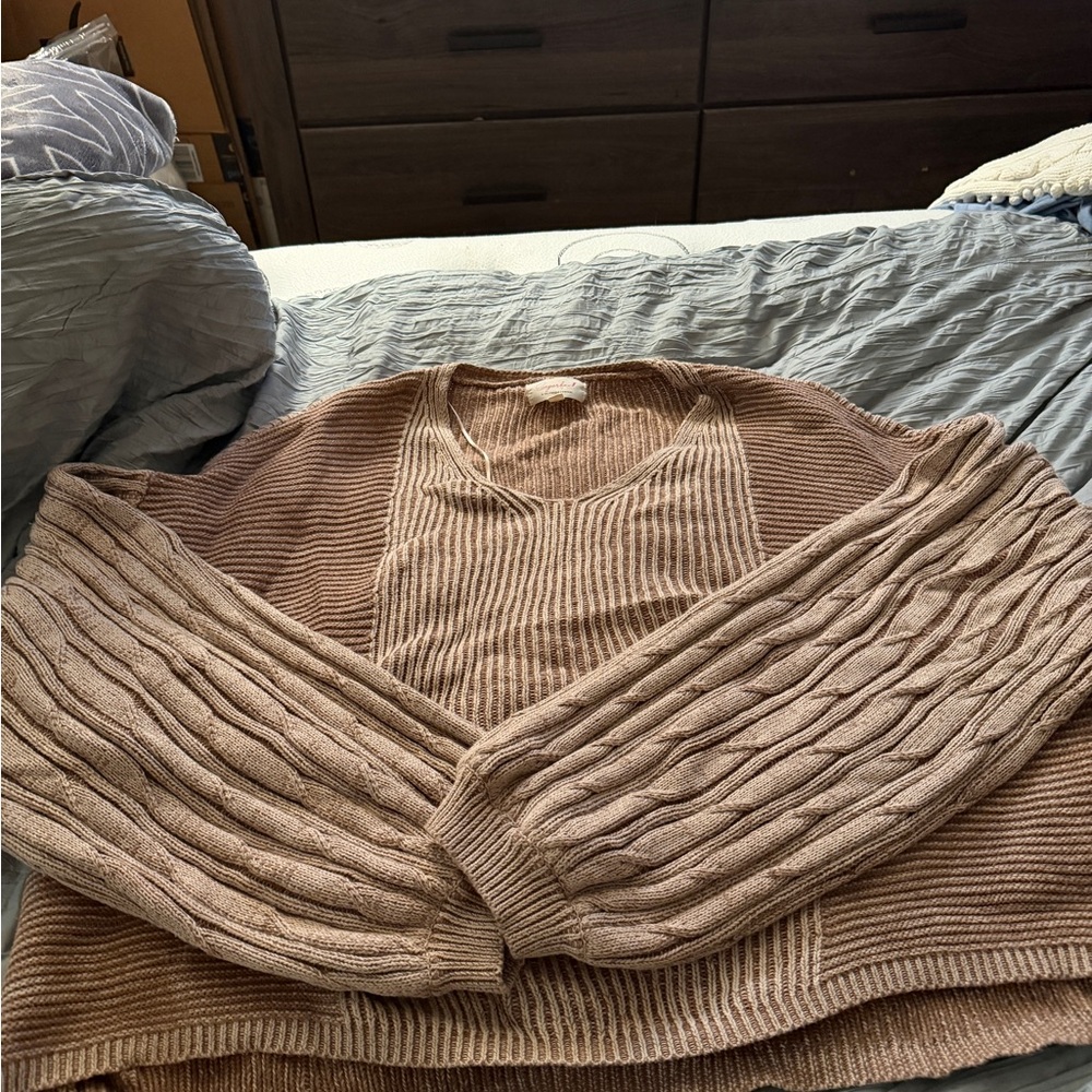 Women's Cable Knit Sweater - Brown